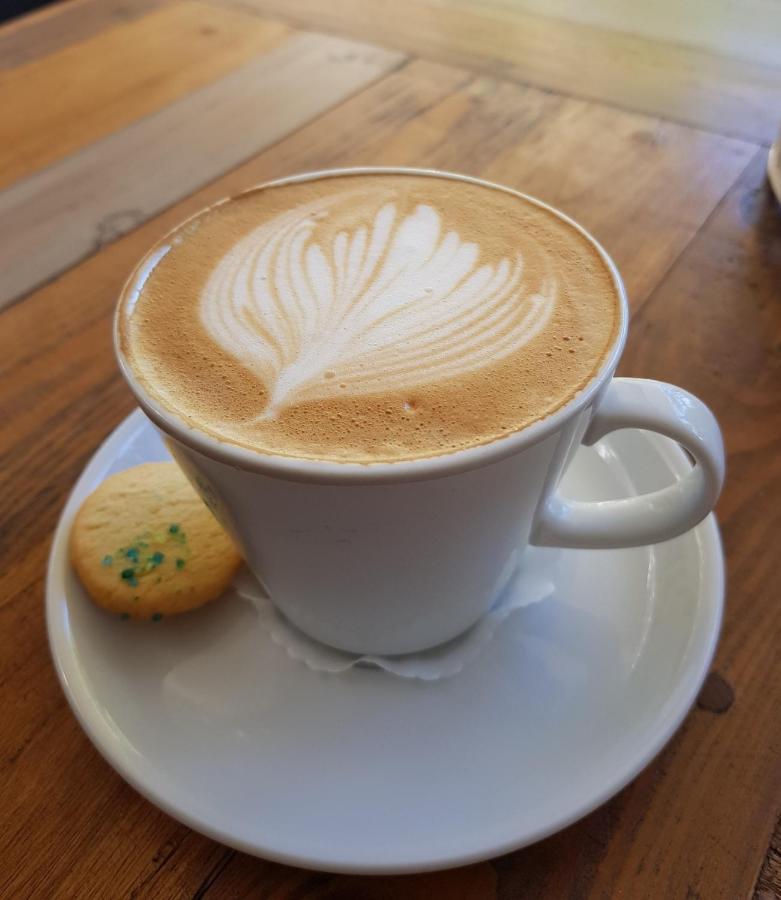 Mijn Kitchen Coffee Shop And B&B 布兰太尔 外观 照片
